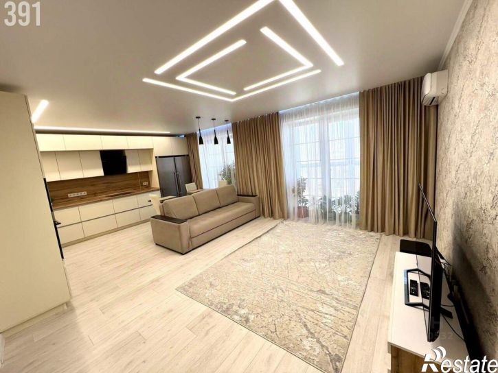 4-комн квартира улица Панчука, 83А,  д. 83А