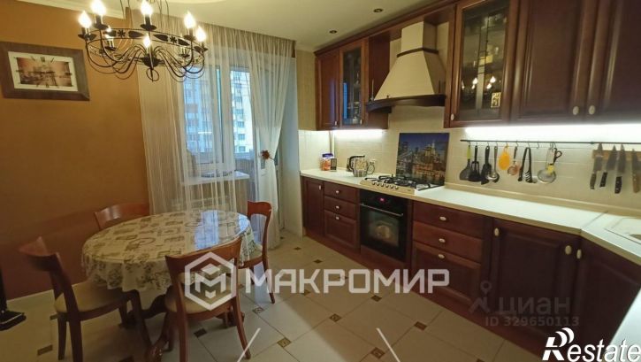 3-комн квартира улица Гайдара, 48,  д. 48