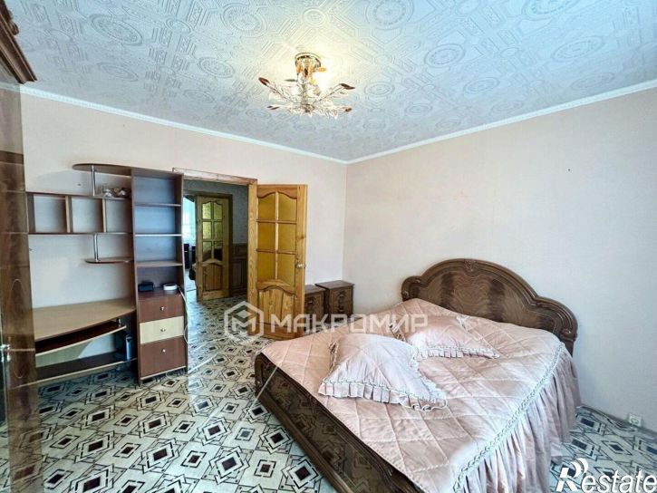 3-комн квартира улица Машиностроителей, 8,  д. 8