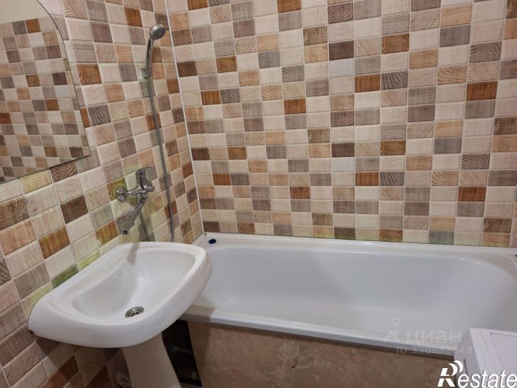 2-комн квартира ул Генерала Лаврова, 1 4,  д. 1 4,  к. 4