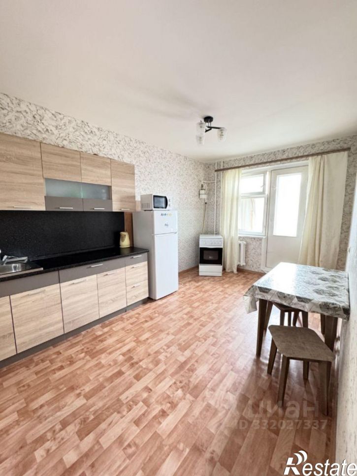 3-комн квартира Орёл, улица Емлютина, 8