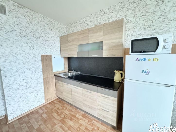 3-комн квартира Орёл, улица Емлютина, 8