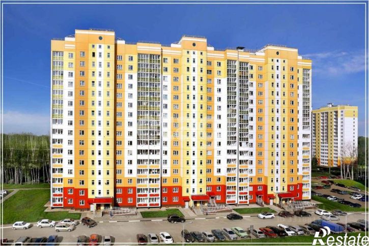 3-комн квартира ул Естина, 2,  д. 2