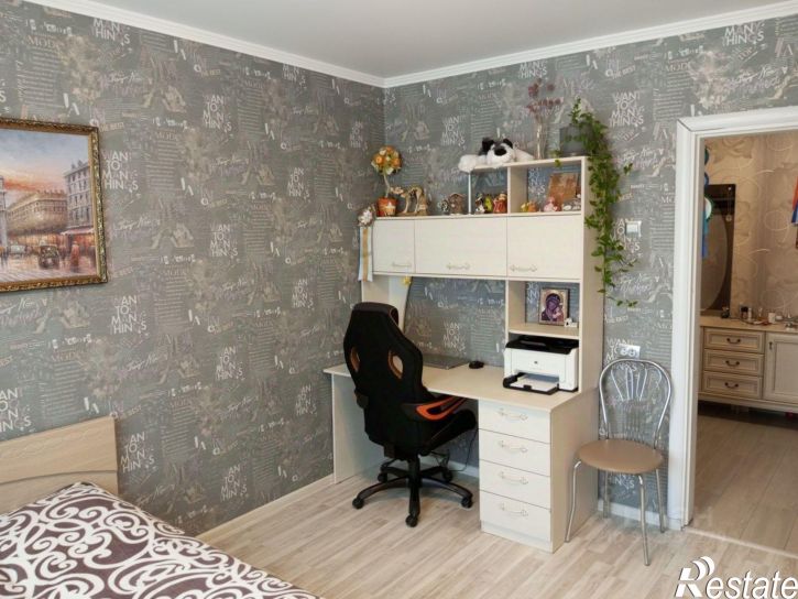 3-комн квартира ул Генерала Лаврова, 10,  д. 10