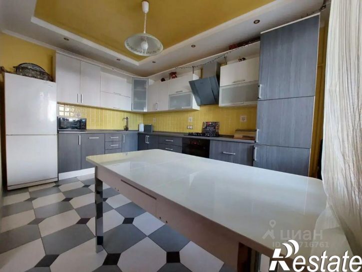 3-комн квартира улица Бурова, 46,  д. 46