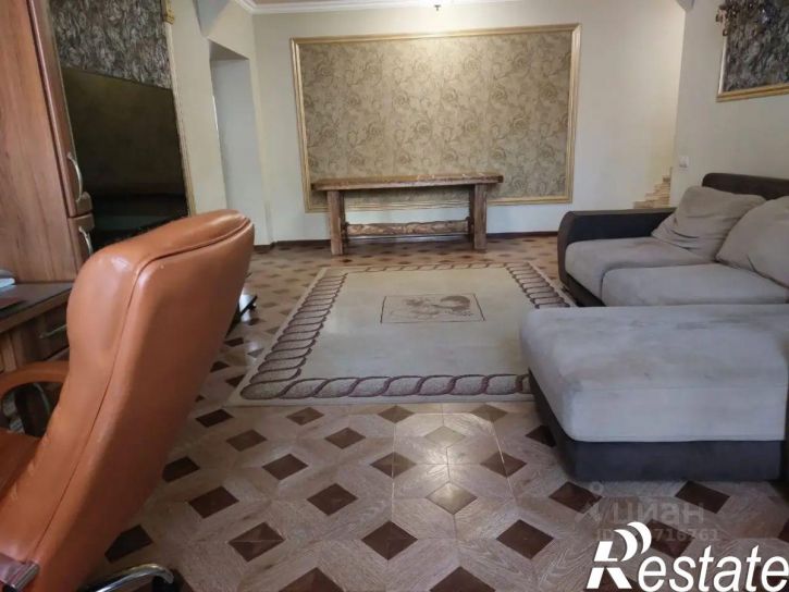3-комн квартира улица Бурова, 46,  д. 46