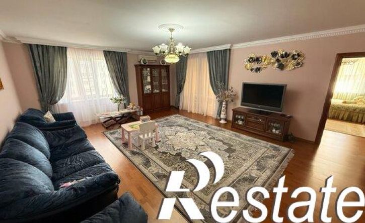 3-комн квартира улица 8 Марта, 8,  д. 8