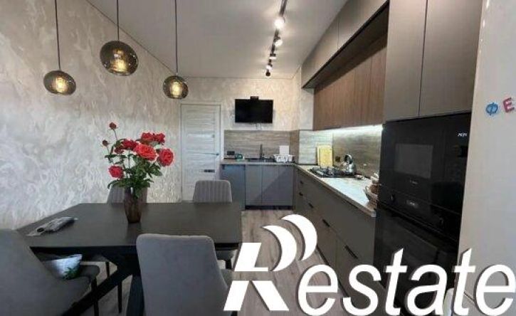 3-комн квартира улица Машиностроителей, 19,  д. 19