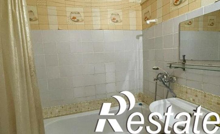 2-комн квартира Паровозная улица, 58,  д. 58